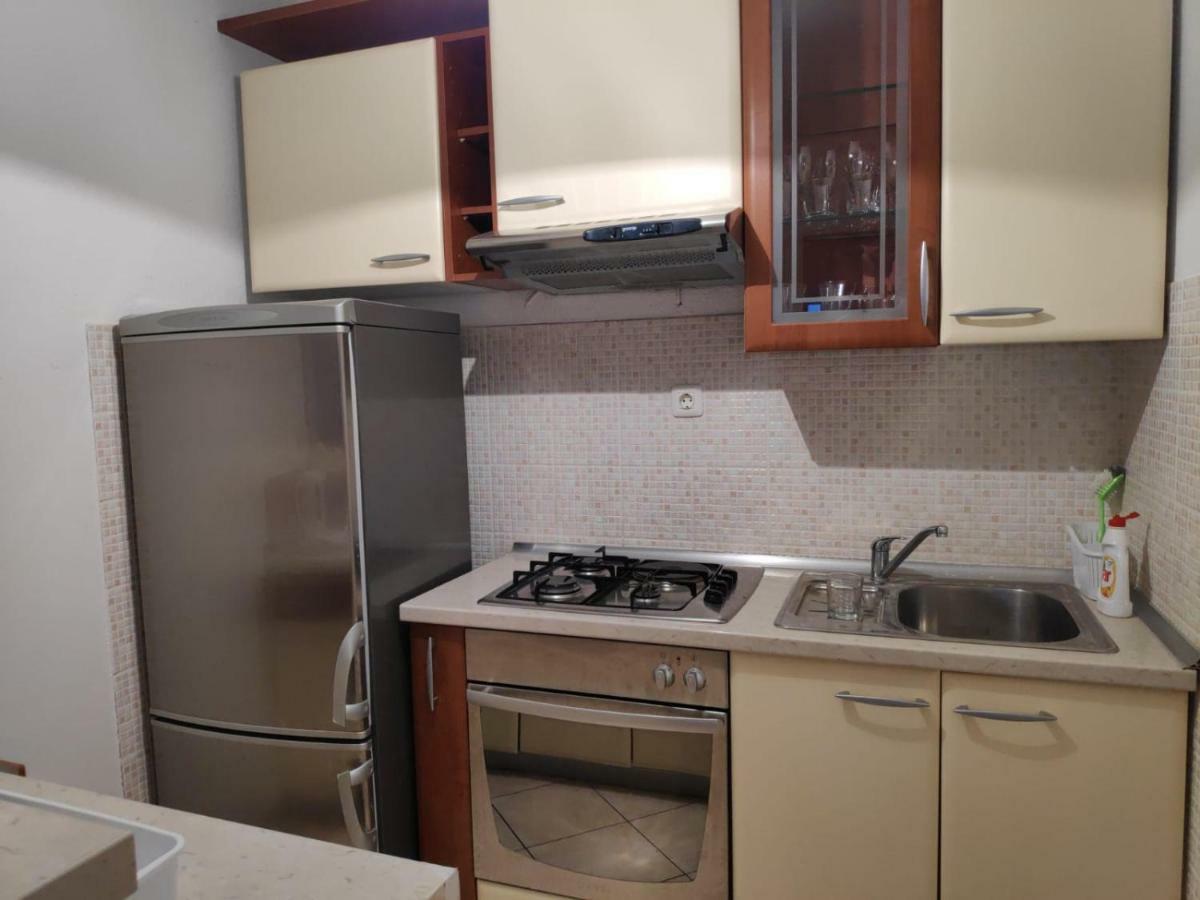 Apartmani Mara I Kata Omiš Exterior foto