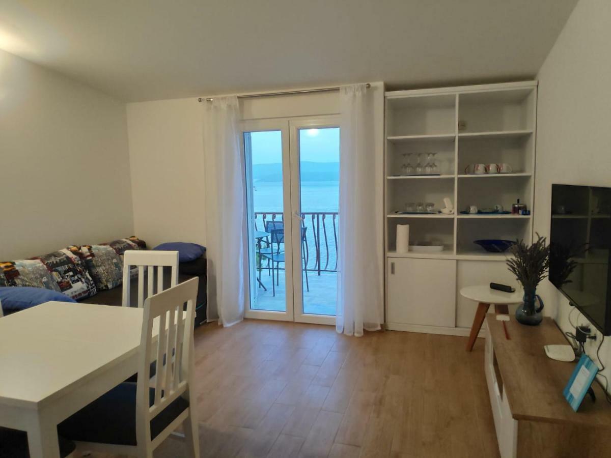 Apartmani Mara I Kata Omiš Exterior foto